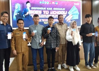 Siswa SMK YPM 8 Sidoarjo Mengaku Senang Dapat Kartu Identitas-KTP-el