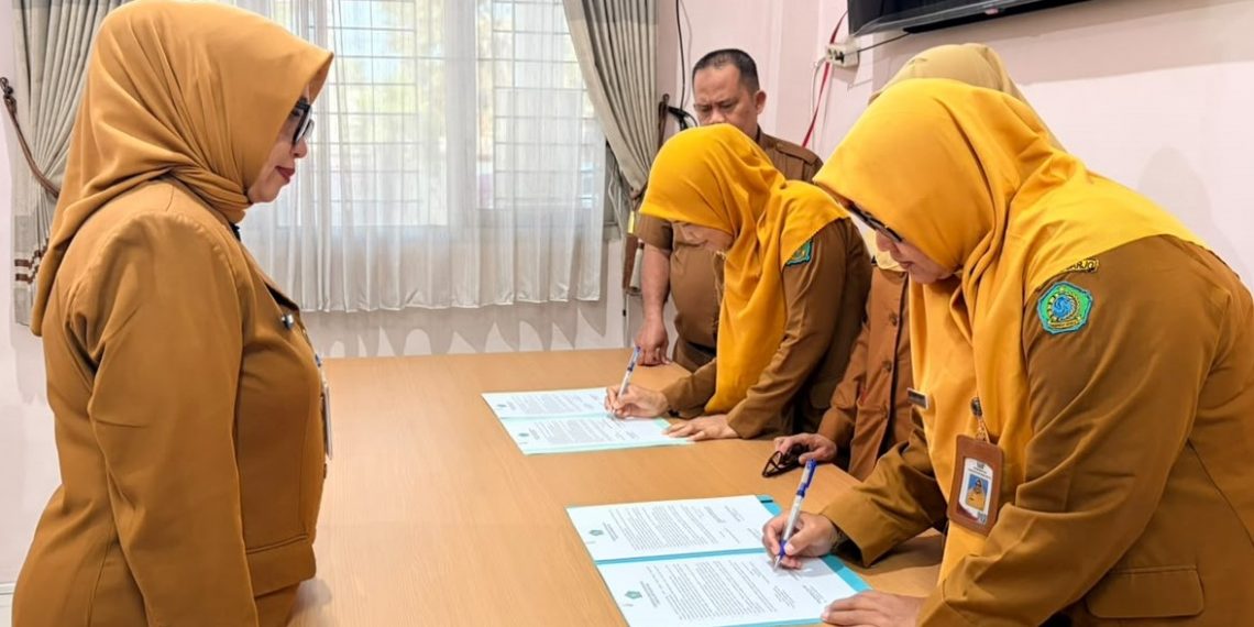 Perkuat Tata Kelola Bersih, ASN Dinas P3A KB Sidoarjo Lakukan Penandatanganan Pakta Integritas