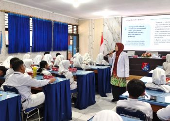 Dinas P3AKB Sidoarjo Beri Edukasi Siswa SMP Negeri 2 Sidoarjo Tentang Kespro