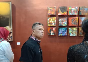 Pameran Tunggal Malya Sasmaya Tarik Perhatian Budayawan Nasional Nirwan Dewanto
