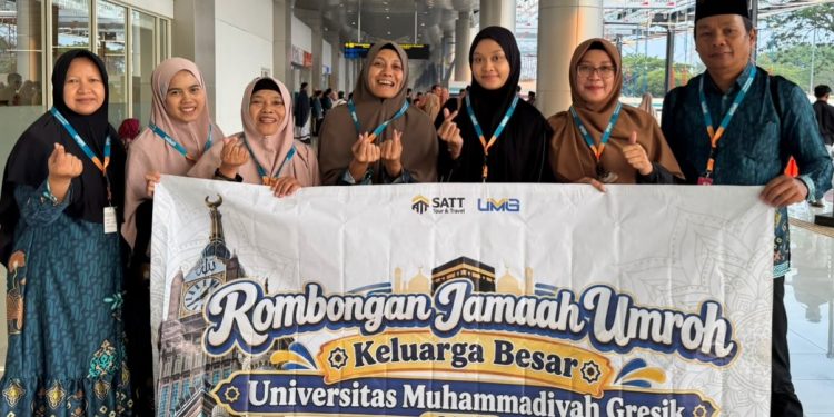 Setelah 20 Tahun Mengabdi, Karyawan UMG Di-Umrohkan