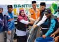 Kemenag Bersama Baznas dan Forum Zakat Gresik Salurkan Air Bersih untuk Ratusan Warga Desa Sirnoboyo Benjeng