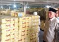 BHS Disambati Lamanya Proses Perizinan Industri, saat Meninjau Pabrik Mie di Sidoarjo