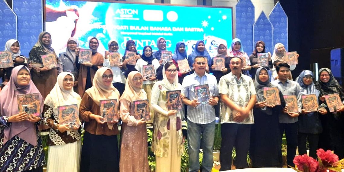 Rayakan Bulan Bahasa dan Sastra, Novel Novel ‘Bintang Utara’ Dibedah di Aston Gresik
