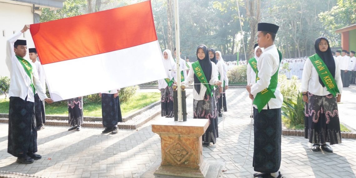 Peringati HSN 2026, MTsN 7 Kediri Libatkan 1.063 Siswa, Gaungkan Semangat Santri Kuatkan Negeri Menuju Indonesia Emas
