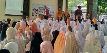 Setya Ajari Siswa SD Al Falah Darussalam Buat Konten Kreatif