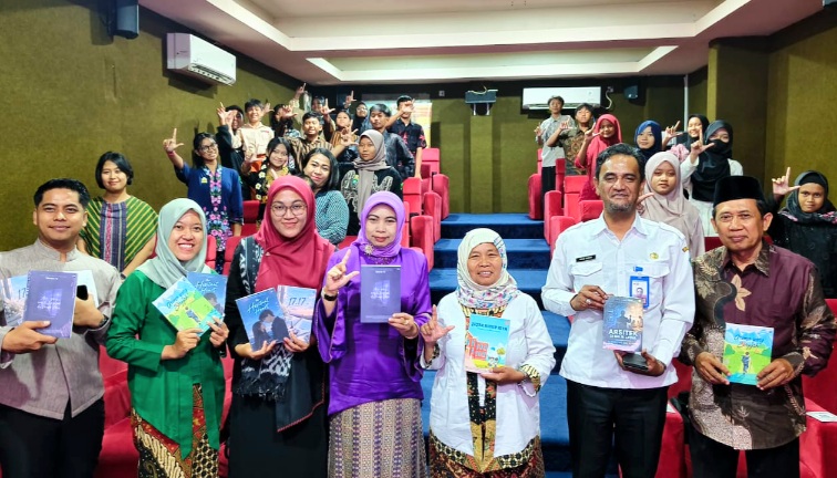 SMP Negeri 6 Sidoarjo Gelar “METALITERA”, Luncurkan 10 Buku Karya Guru dan Siswa Serta Pameran Foto Virtual