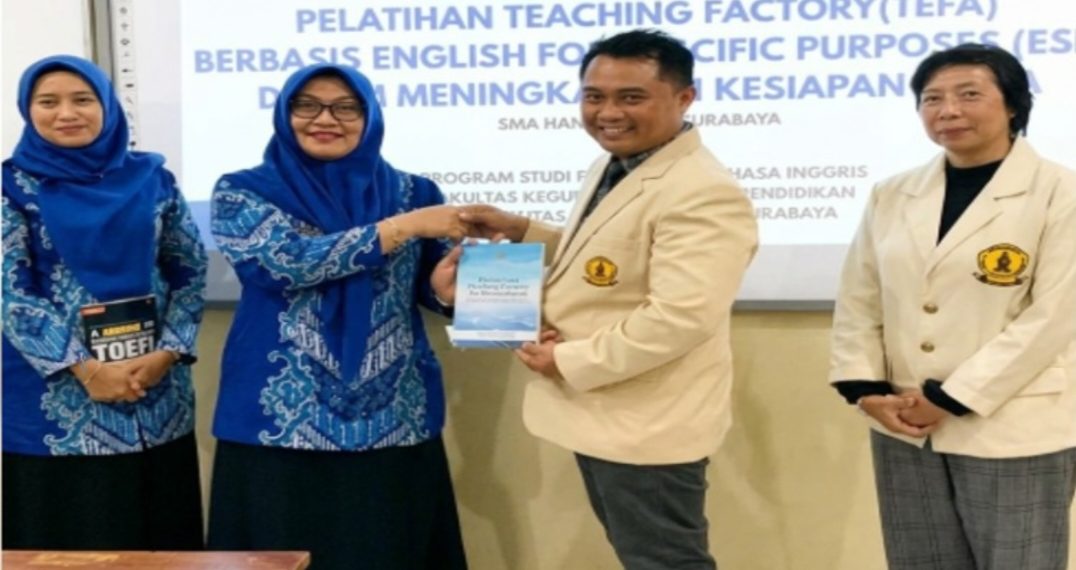 Tingkatkan Kesiapan Kerja, Prodi Pendidikan Bahasa Inggris UWK Surabaya Gelar Penmas di SMA Hang Tuah 4 Surabaya