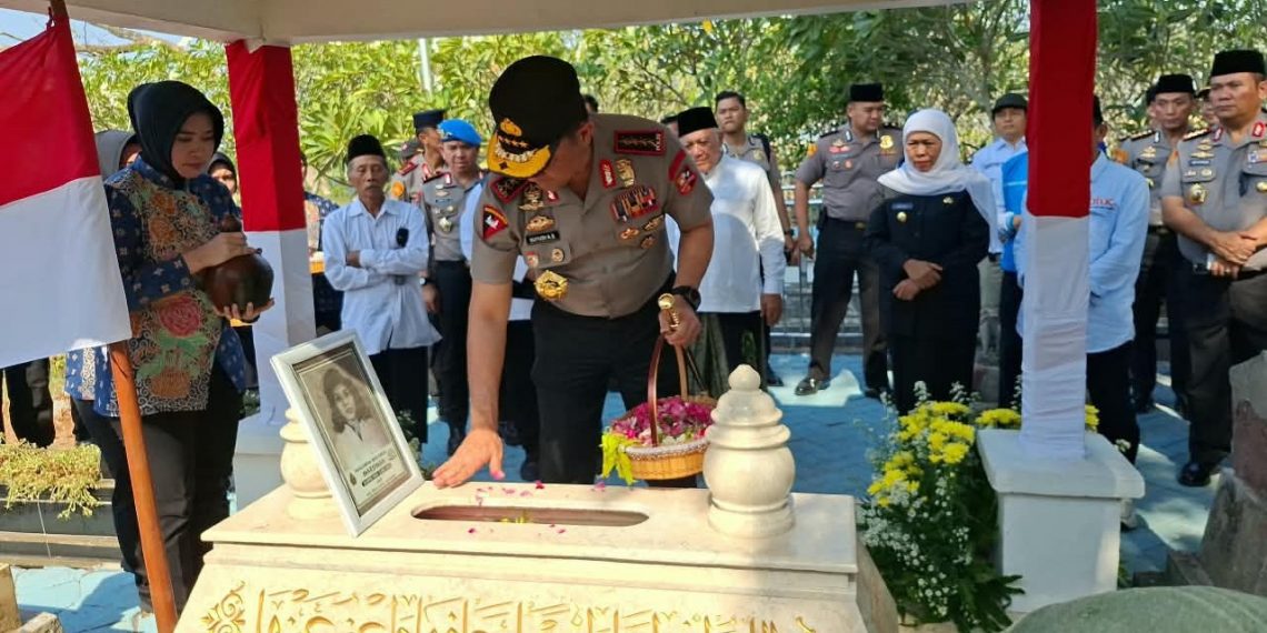 Kapolri Ziarah ke Makam Marsinah dan Kunjungi Museum di Nganjuk