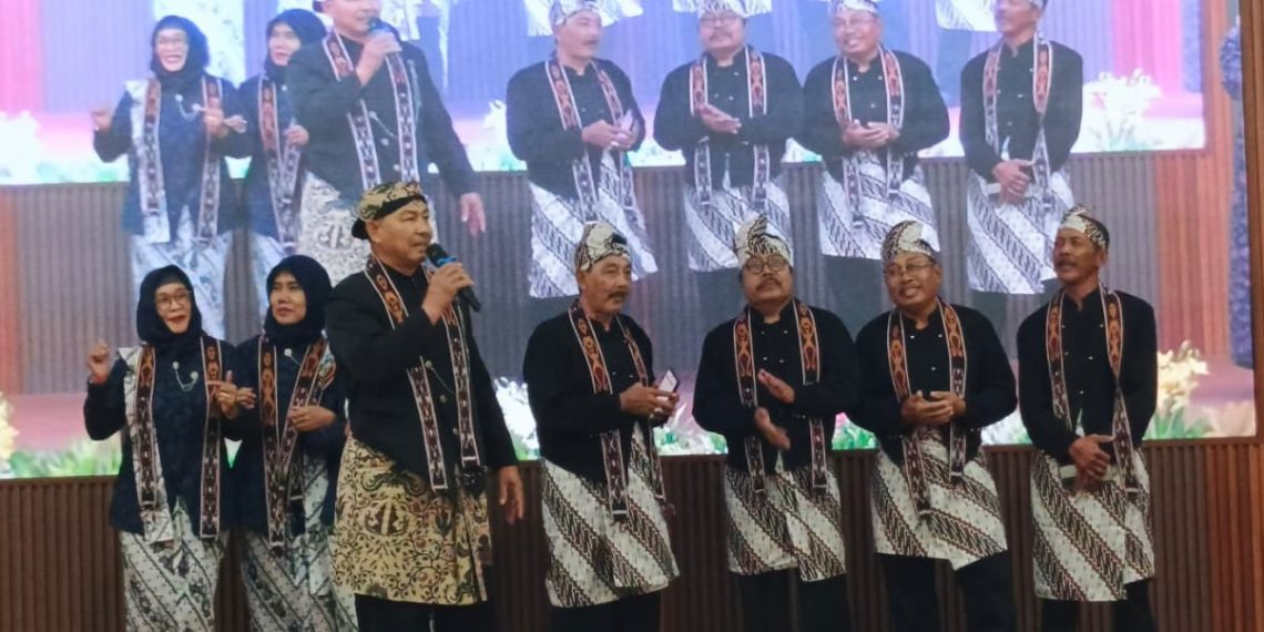 Gatotkaca Jemput Para Pejuang Pendidikan: Lepas Purna Tugas ASN SD se-Kecamatan Benjeng Berlangsung Penuh Haru dan Meriah