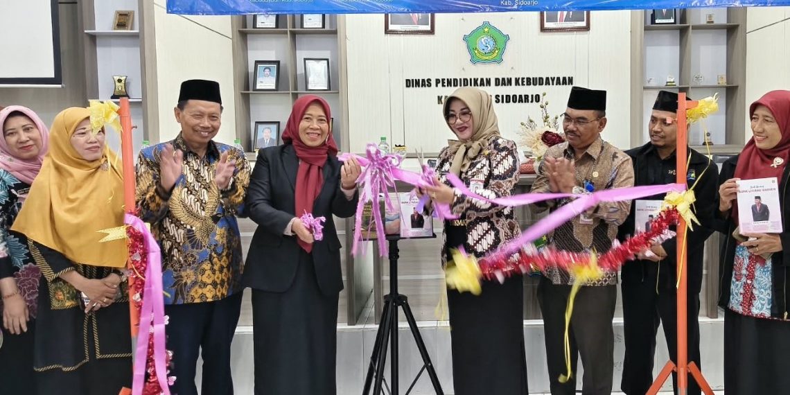 Tingkat Baca Rendah, GBL Sidoarjo Launching dan Bedah Buku Tiga Sekaligus
