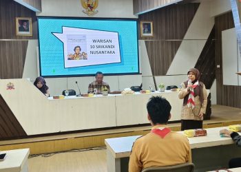 Semarakkan Bulan Bahasa, SMA Negeri 1 Sidoarjo Gelar Bedah Buku ‘Warisan 10 Srikandi Nusantara’