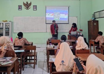 Umsida Hadirkan Inovasi Pembelajaran Bahasa Inggris Menyenangkan di SMA Negeri 3 Sidoarjo