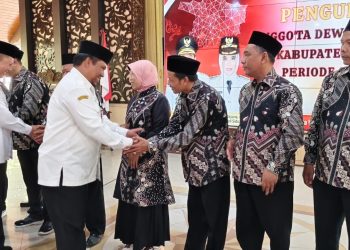 Kepala SMP YPM 6 Tarik Dikukuh Jadi Ketua Dewan Pendidikan Sidoarjo Periode 2026–2031