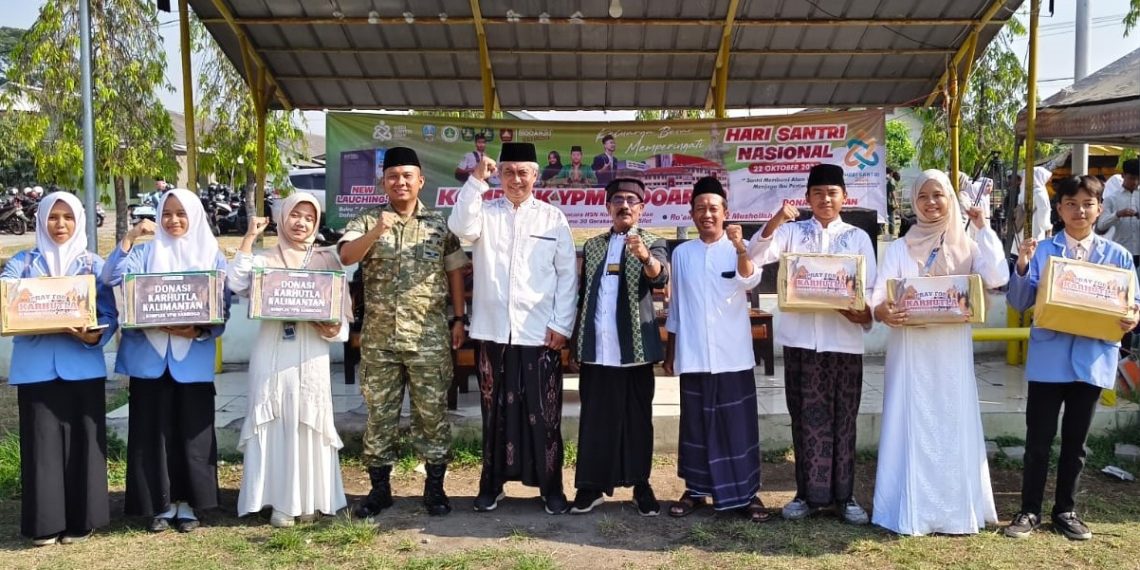 Ribuan Santri YPM Kompleks Sidoarjo Komitmen “Menguatkan Negeri, Menuju Indonesia Emas”