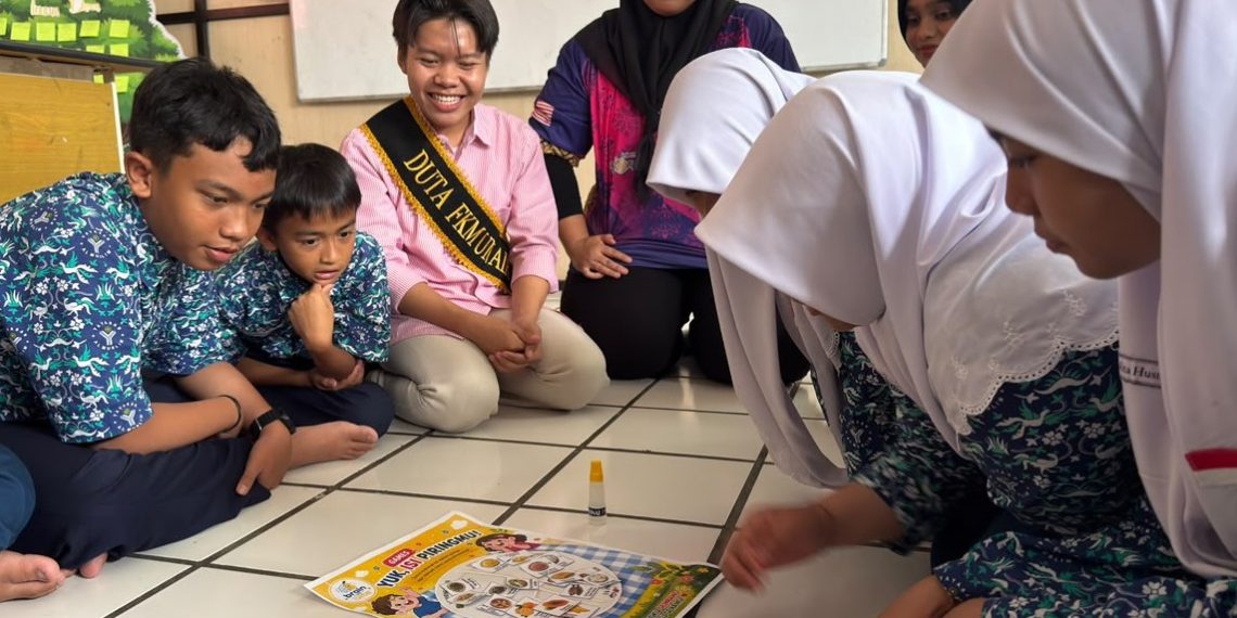 SMP Al Muslim Edukasi Gizi Seimbang Bersama Mahasiswa FKM Unair dan MSU Malaysia