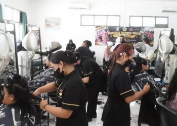 SMK Negeri 1 Buduran Gelar Aksi Nyata ‘SMK Berbagi’ Pangkas Rambut Gratis