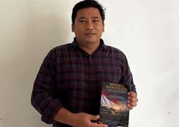 Mahasiswa S2 PJJ Pendas Unesa Luncurkan Buku ‘Menjaga Indonesia’, Angkat Isu Demokrasi dan Ketahanan Nasional